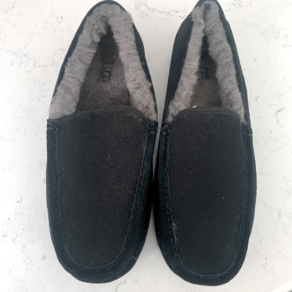 Mens Ugg corduroy slipper size 10